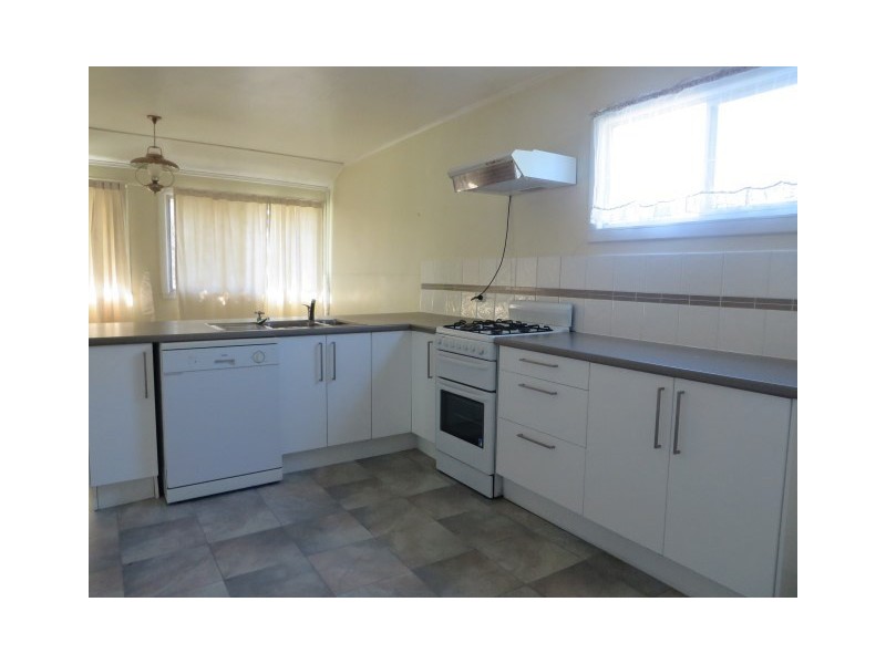12 Albert Street, Roma QLD 4455