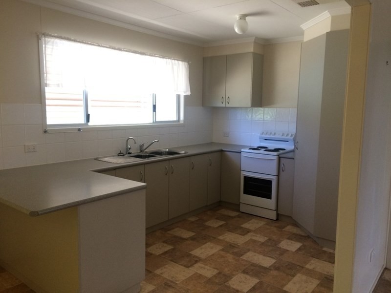 23 Elmer Street, Roma QLD 4455