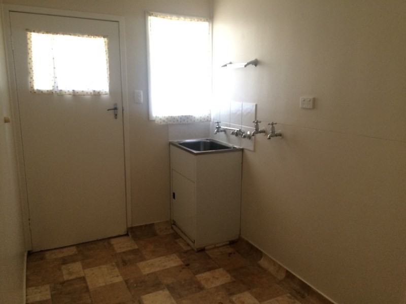 23 Elmer Street, Roma QLD 4455