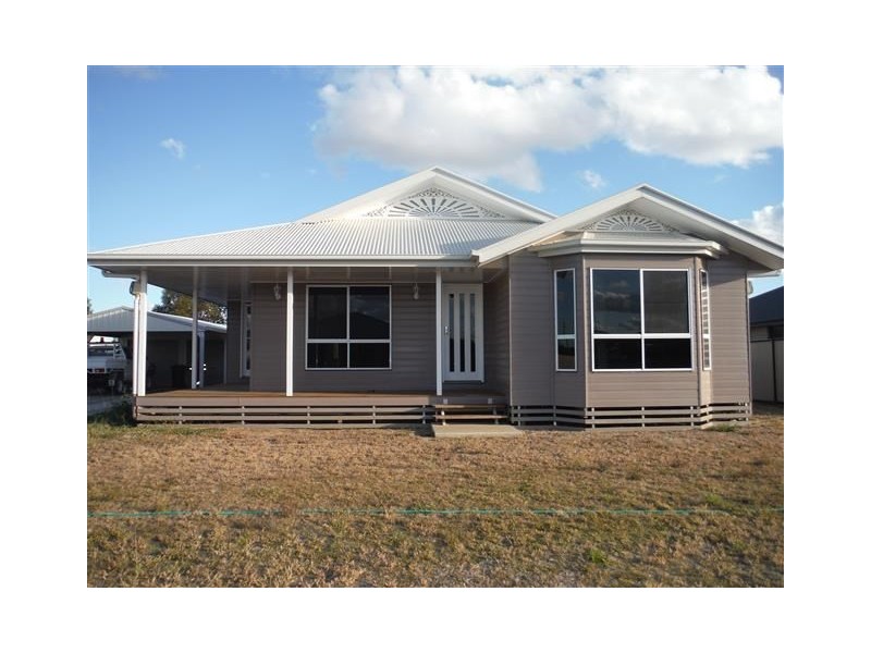 12 Beetson Drive, Roma QLD 4455