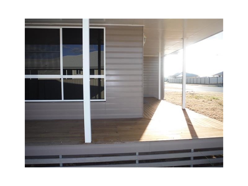 12 Beetson Drive, Roma QLD 4455