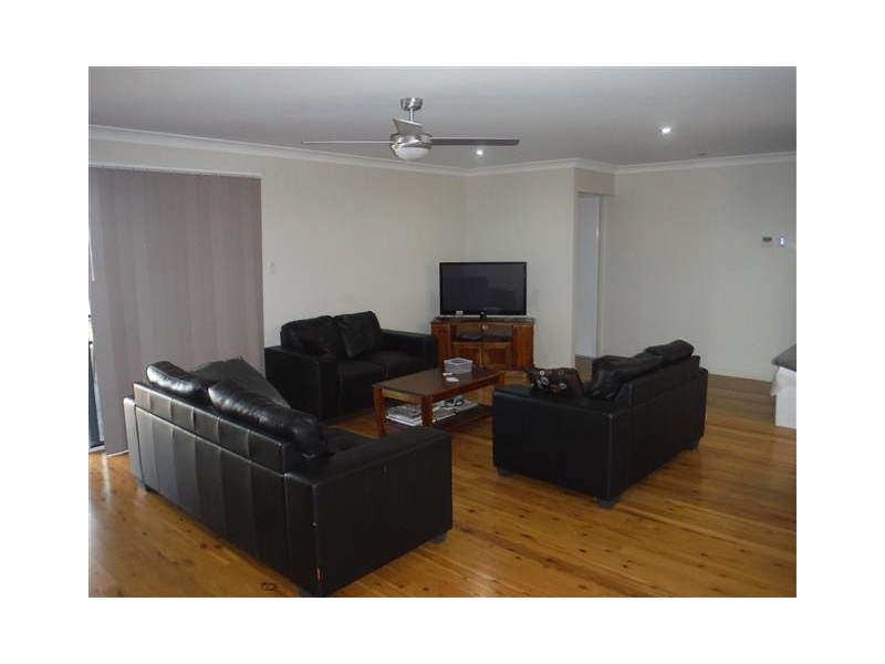 12 Beetson Drive, Roma QLD 4455