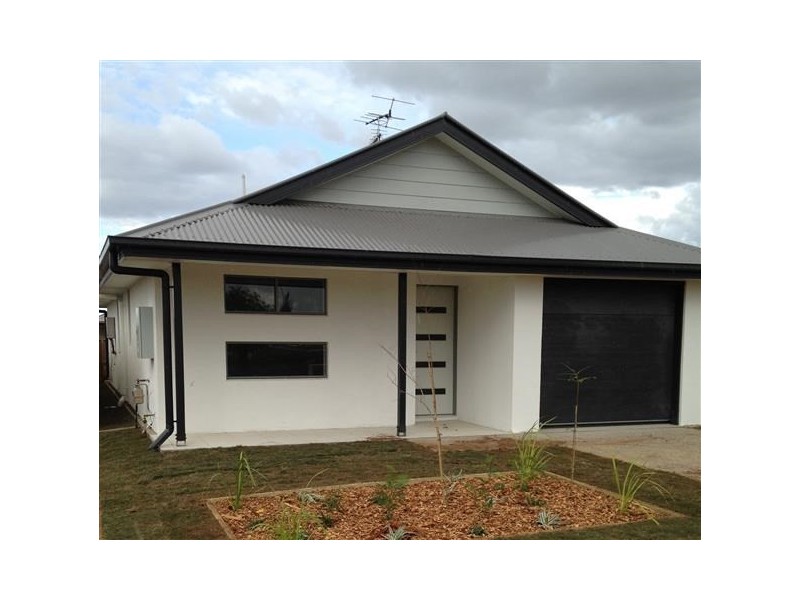 92 Currey Street, Roma QLD 4455