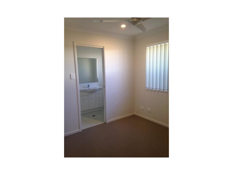 92 Currey Street, Roma QLD 4455