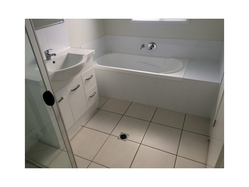 135 Bowen Street, Roma QLD 4455