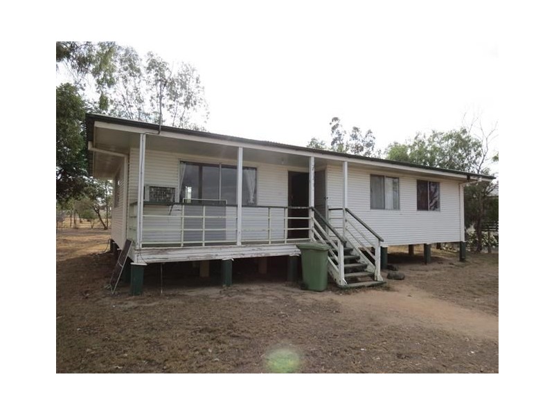 15 South Street, Roma QLD 4455