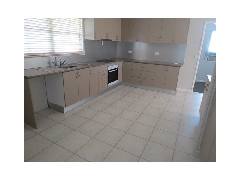 9 Borland Street, Roma QLD 4455