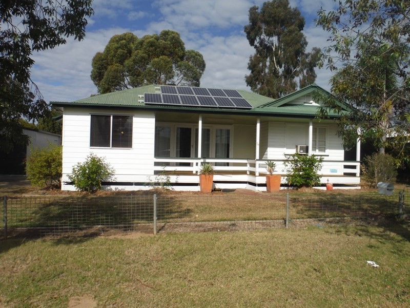 14 Russell Street, Roma QLD 4455