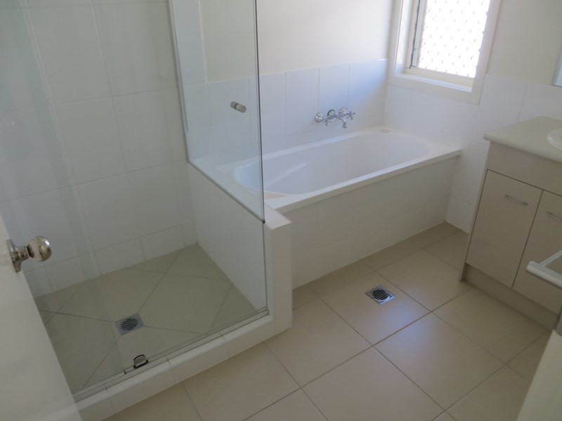 21 Ivy Street, Roma QLD 4455