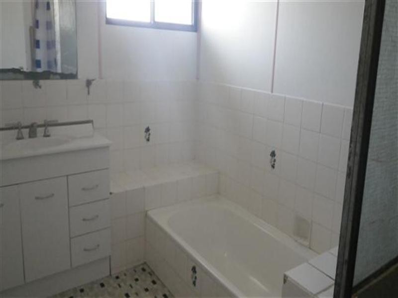 111 Miscamble Street, Roma QLD 4455