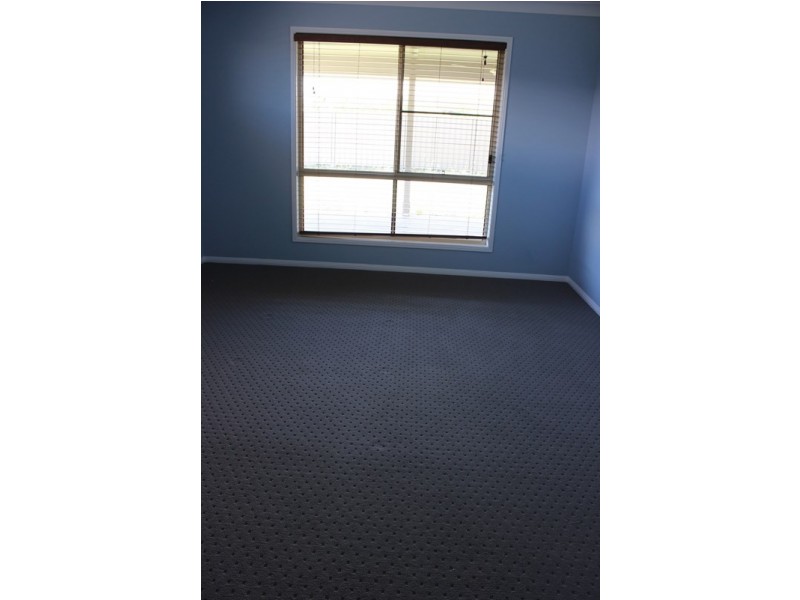 11 Edna Street, Roma QLD 4455