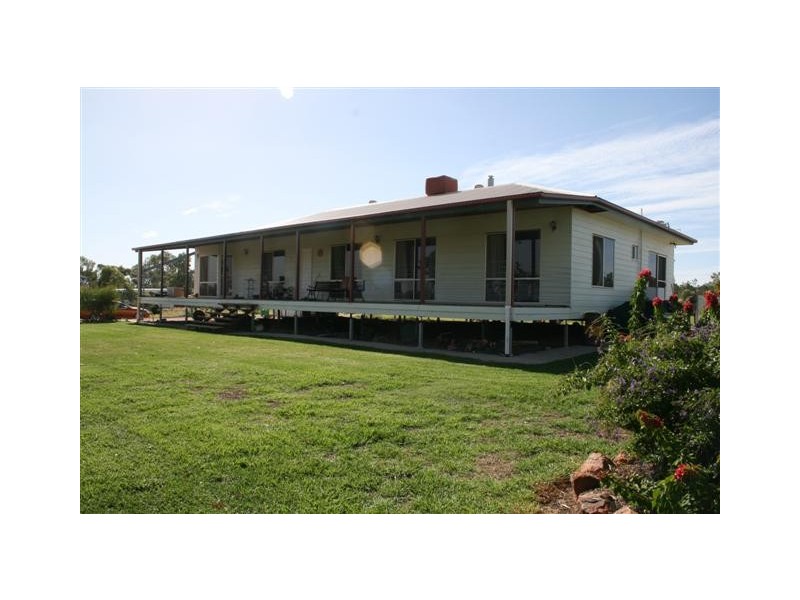 7 Beaumont Drive, Roma QLD 4455