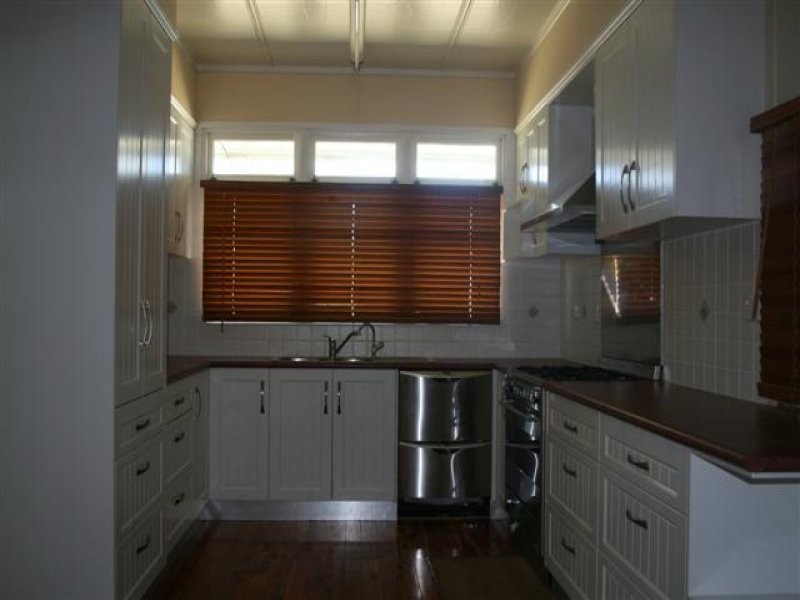 24 Arthur Street, Roma QLD 4455