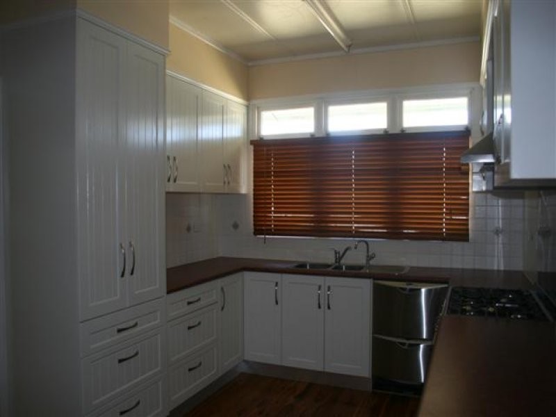 24 Arthur Street, Roma QLD 4455