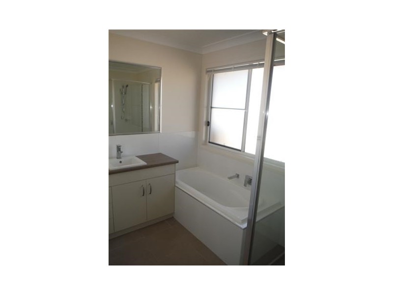 12 Bassett Court, Roma QLD 4455