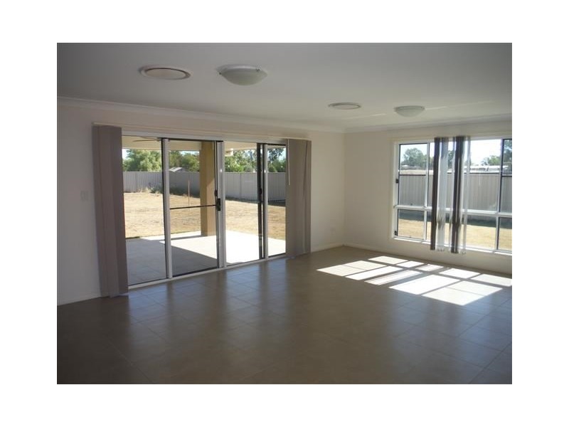 12 Bassett Court, Roma QLD 4455