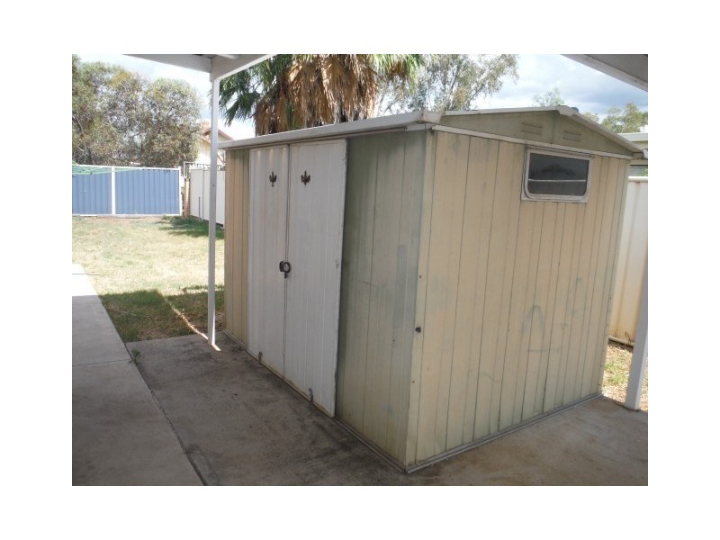 2 Nightingale Street, Roma QLD 4455