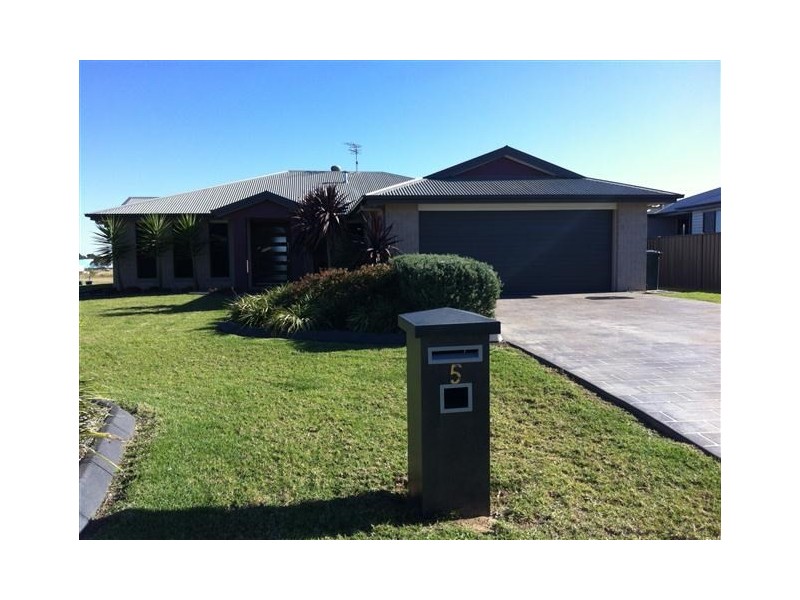 5 Lockyer Crescent, Roma QLD 4455