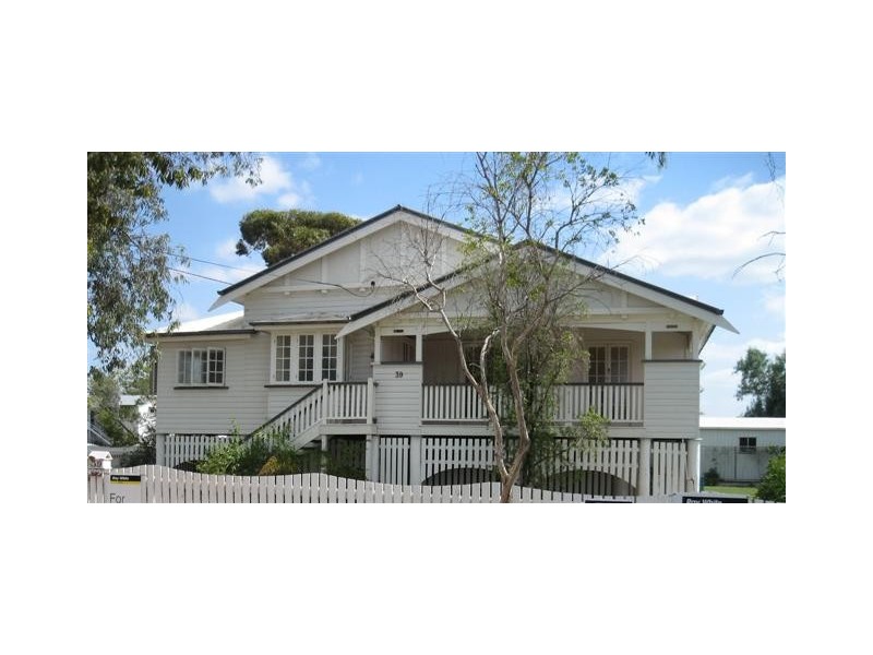 39 Bowen Street, Roma QLD 4455