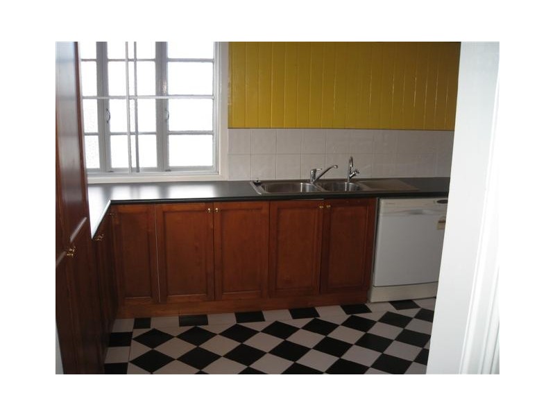 39 Bowen Street, Roma QLD 4455