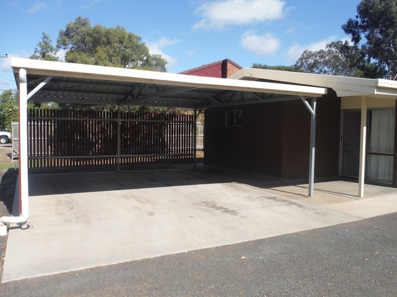 1/105 Currey Street, Roma QLD 4455