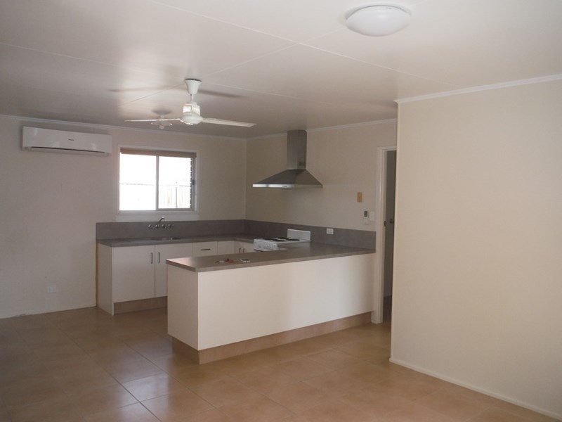 1/105 Currey Street, Roma QLD 4455