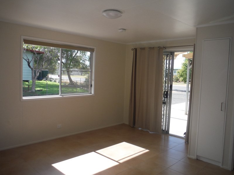 1/105 Currey Street, Roma QLD 4455