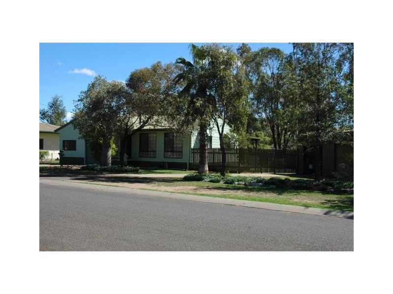 5 Howard Street, Roma QLD 4455