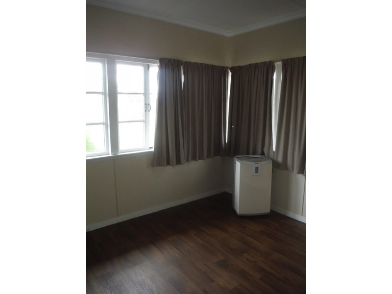 9 Fowles Street, Roma QLD 4455