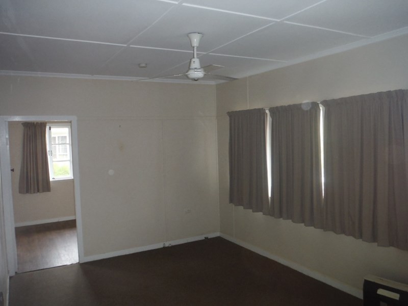 9 Fowles Street, Roma QLD 4455