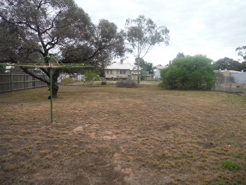 9 Fowles Street, Roma QLD 4455