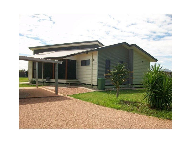 2 Lockyer Crescent, Roma QLD 4455