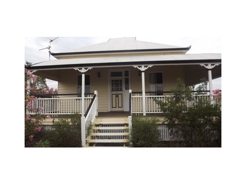 7 Alfred Street, Roma QLD 4455