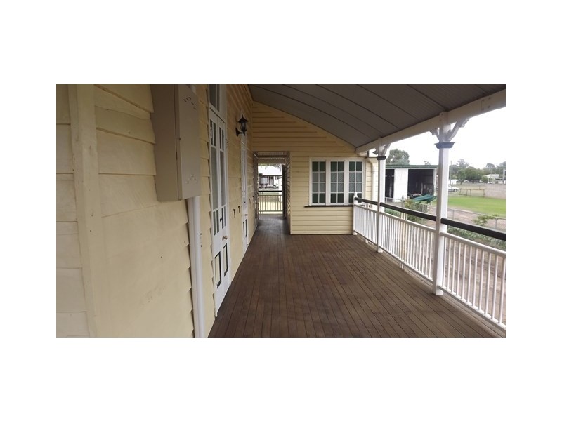 7 Alfred Street, Roma QLD 4455