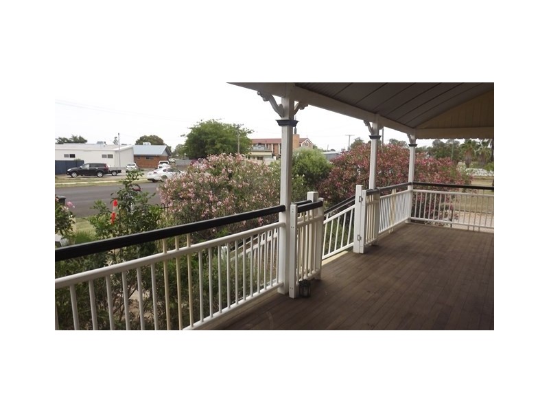 7 Alfred Street, Roma QLD 4455