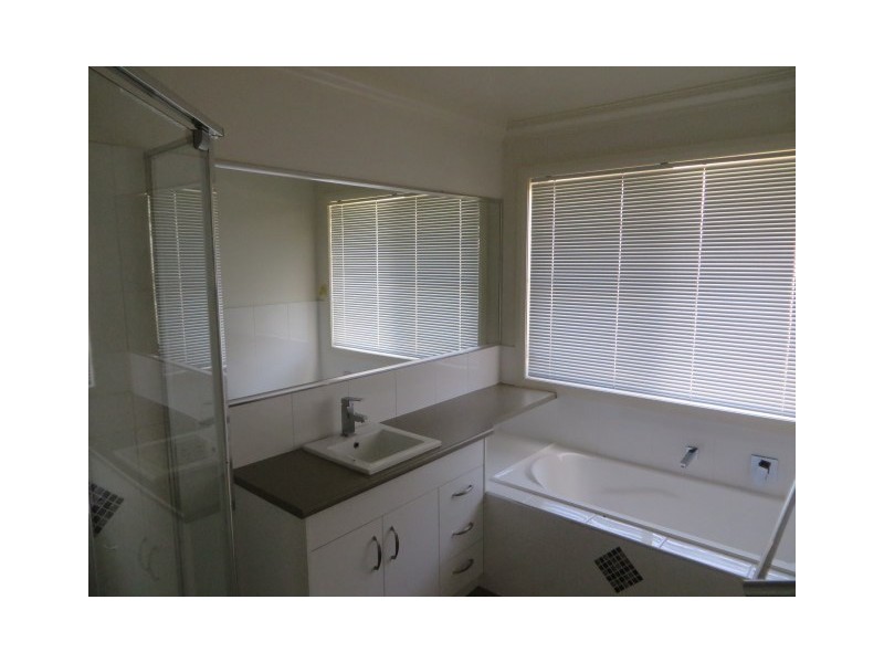 20 Bassett Court, Roma QLD 4455