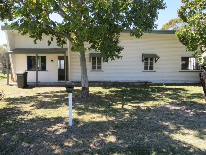 18 Hunter Street, Roma QLD 4455