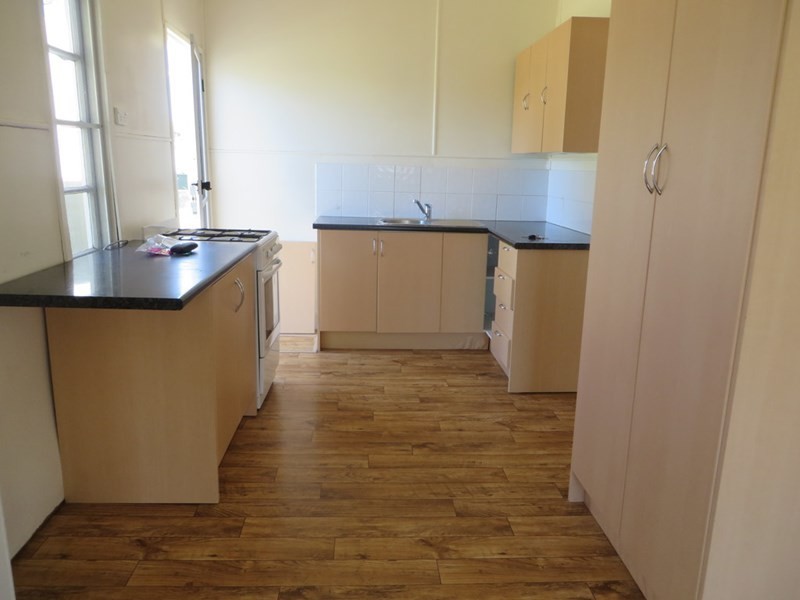 18 Hunter Street, Roma QLD 4455