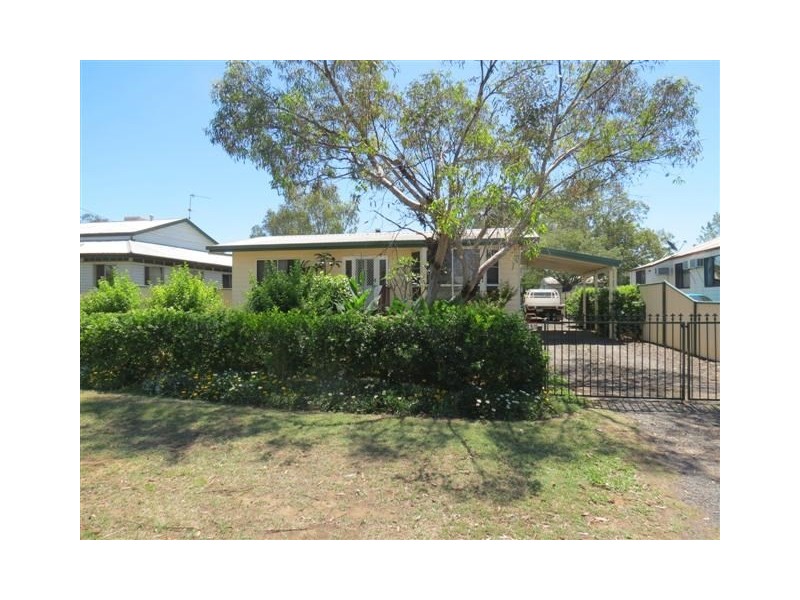 111 Charles Street, Roma QLD 4455