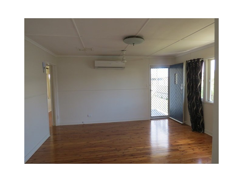 128 Currey Street, Roma QLD 4455