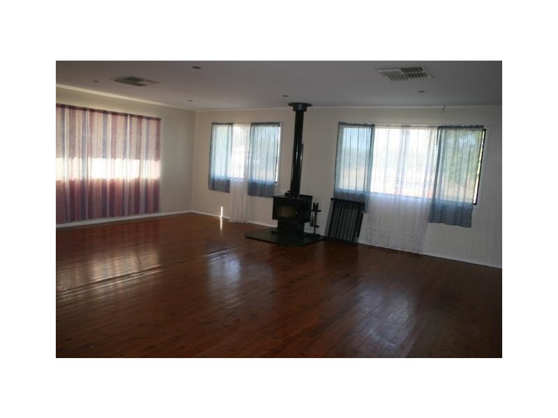 221 Edwardes Street, Roma QLD 4455