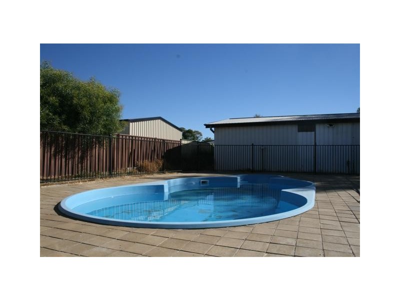 221 Edwardes Street, Roma QLD 4455