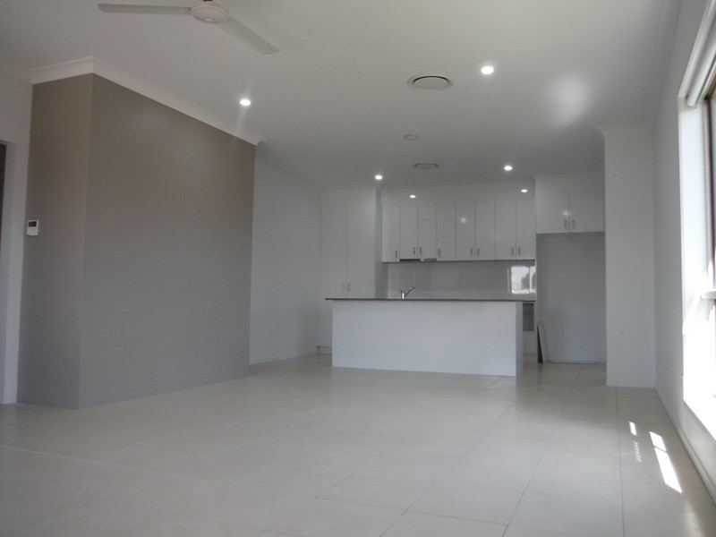21 Lomandra Avenue, Roma QLD 4455