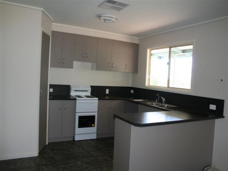 15 Robusta Drive, Roma QLD 4455