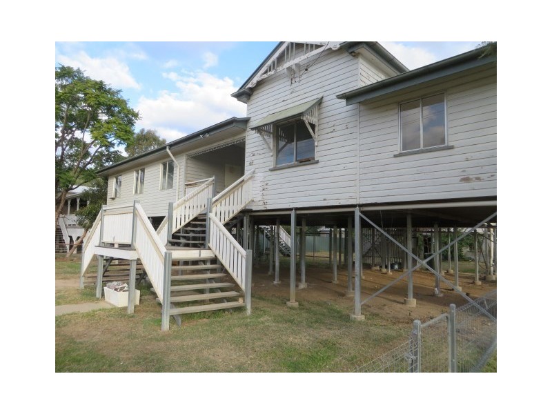 14 Lovell Street, Roma QLD 4455