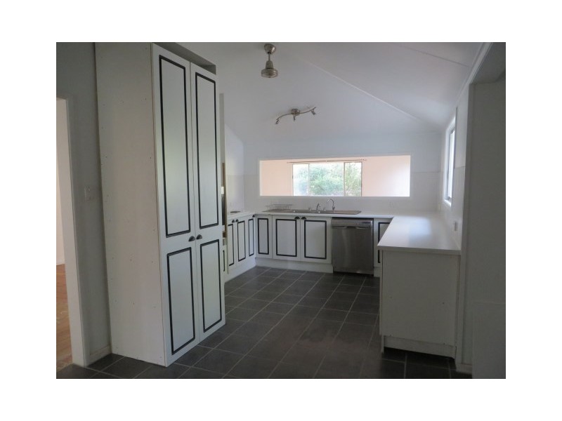 14 Lovell Street, Roma QLD 4455