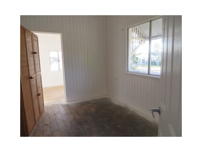 14 Lovell Street, Roma QLD 4455