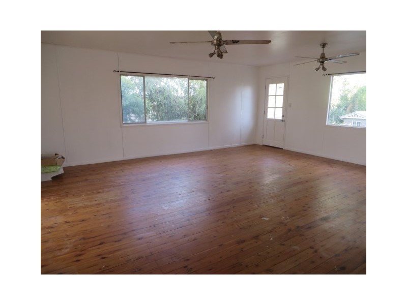 14 Lovell Street, Roma QLD 4455