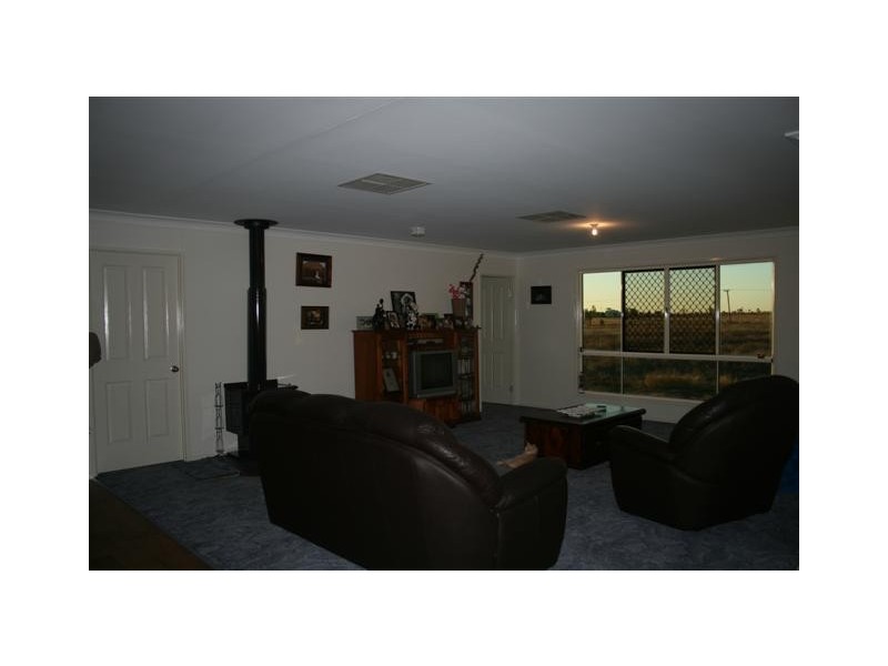 7 Dargal Road, Roma QLD 4455