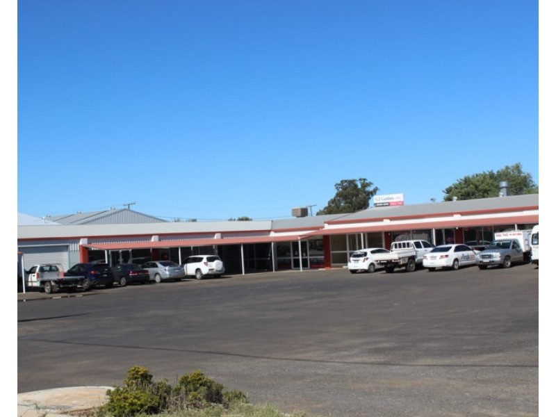 2B/90 Raglan Street, Roma QLD 4455